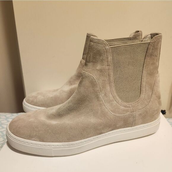 Brand New Vince "Nira" Tan Water Repellent Suede Ankle Boots Sz.8.5 Ret.$295 - Picture 1 of 8